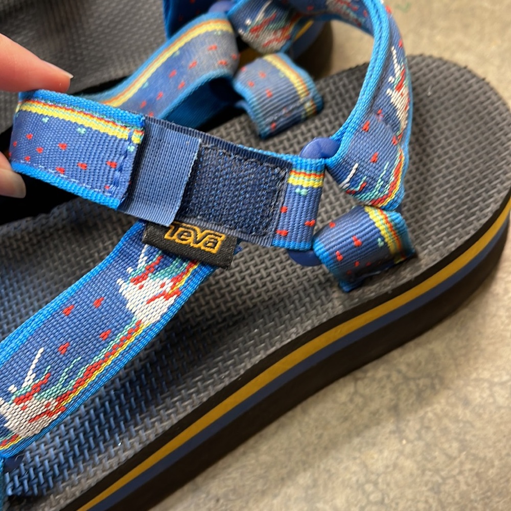 TEVA FLATFORM UNICORN STRAPPY SANDAL - Picture 8 of 8
